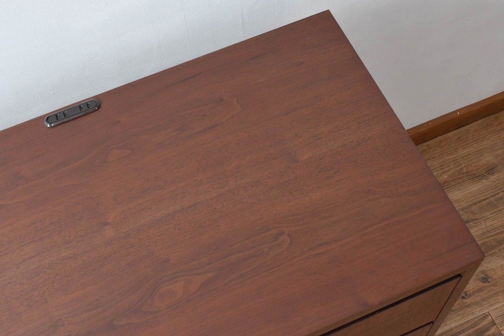 中古　美品　リアルスタイル製(Real Style)　ウォールナット材　シンプルで取り入れやすいキッチンカウンターボード(収納棚、戸棚)(R-051306)