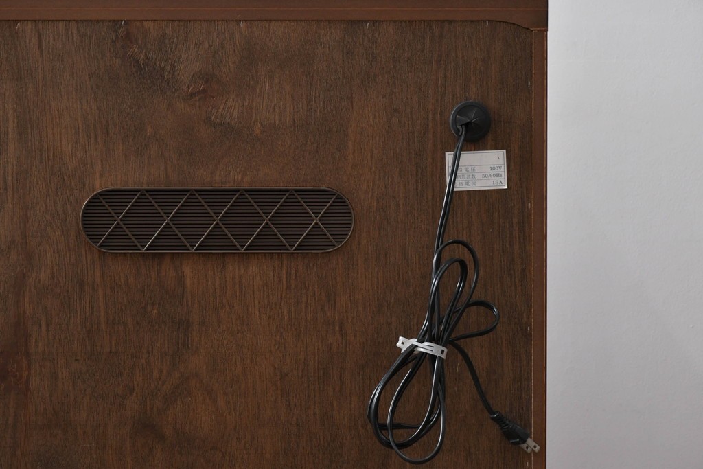 中古　美品　リアルスタイル製(Real Style)　ウォールナット材　シンプルで取り入れやすいキッチンカウンターボード(収納棚、戸棚)(R-051306)