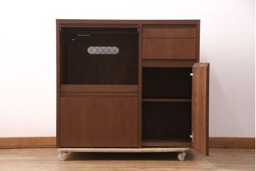 中古　美品　リアルスタイル製(Real Style)　ウォールナット材　シンプルで取り入れやすいキッチンカウンターボード(収納棚、戸棚)(R-051306)
