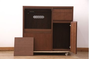 中古　美品　リアルスタイル製(Real Style)　ウォールナット材　シンプルで取り入れやすいキッチンカウンターボード(収納棚、戸棚)(R-051306)