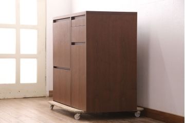 中古　美品　リアルスタイル製(Real Style)　ウォールナット材　シンプルで取り入れやすいキッチンカウンターボード(収納棚、戸棚)(R-051306)