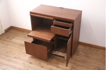 中古　美品　リアルスタイル製(Real Style)　ウォールナット材　シンプルで取り入れやすいキッチンカウンターボード(収納棚、戸棚)(R-051306)