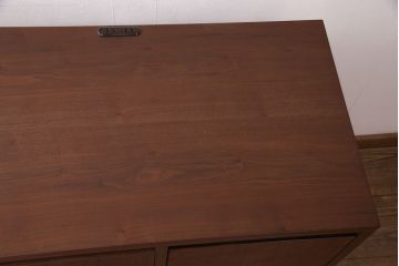 中古　美品　リアルスタイル製(Real Style)　ウォールナット材　シンプルで取り入れやすいキッチンカウンターボード(収納棚、戸棚)(R-051306)