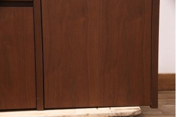 中古　美品　リアルスタイル製(Real Style)　ウォールナット材　シンプルで取り入れやすいキッチンカウンターボード(収納棚、戸棚)(R-051306)