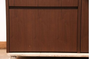 中古　美品　リアルスタイル製(Real Style)　ウォールナット材　シンプルで取り入れやすいキッチンカウンターボード(収納棚、戸棚)(R-051306)
