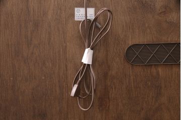 中古　美品　リアルスタイル製(Real Style)　ウォールナット材　シンプルで取り入れやすいキッチンカウンターボード(収納棚、戸棚)(R-051306)