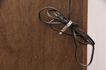 中古　美品　リアルスタイル製(Real Style)　ウォールナット材　シンプルで取り入れやすいキッチンカウンターボード(収納棚、戸棚)(R-051306)