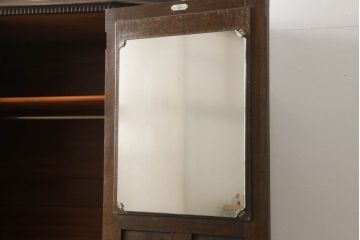 イギリスアンティーク　オーク材　脚の付いたデザインが魅力を高めるヘキサゴンワードローブ(洋服タンス、衣装箪笥)(R-051308)