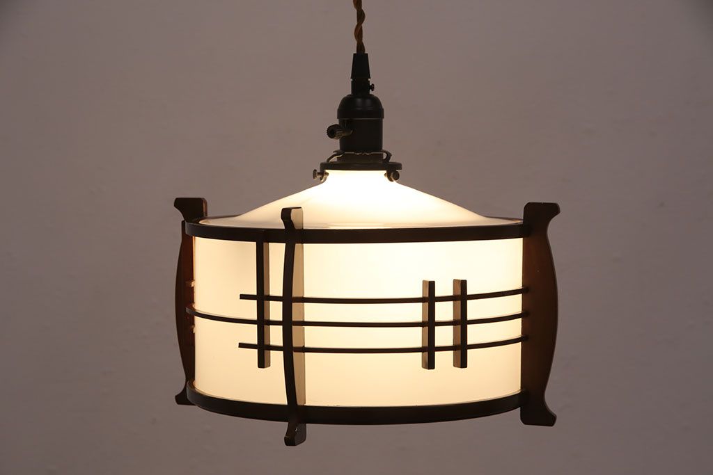 アンティーク照明　和の趣を高める木製フレームが素敵なペンダントライト(天井照明、吊り下げ照明)(R-051312)