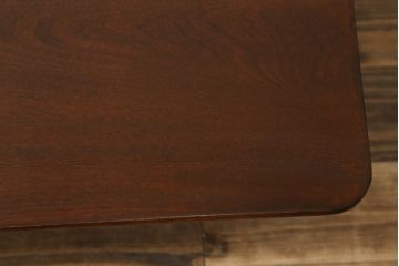 和製アンティーク　天板ケヤキ材　赤みがかった色合いが温かい空間を演出する大振りな角型ちゃぶ台(ローテーブル、座卓)(R-051327)