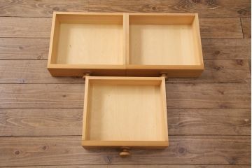 中古　北海道・銭函工房　パイン材の温かい雰囲気が魅力的なカップボード(食器棚、キャビネット、オープンラック、収納棚)(定価約30万円)(R-051329)