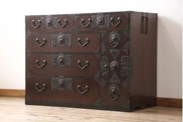 和製アンティーク　前面ケヤキ　上手物!立派な金具が威厳を放つ仙台箪笥(仙台姫箪笥、整理箪笥、衣装箪笥)(R-051332)
