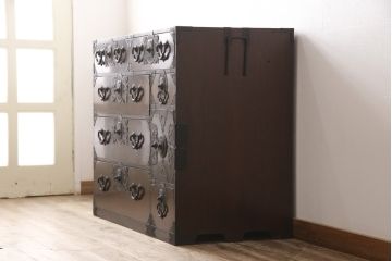和製アンティーク　前面ケヤキ　上手物!立派な金具が威厳を放つ仙台箪笥(仙台姫箪笥、整理箪笥、衣装箪笥)(R-051332)