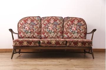 中古　美品　ERCOL(アーコール)　優雅でクラシカルな雰囲気を高める3人掛けソファ(アームソファ、3Pソファ、三人掛け)(R-051333)