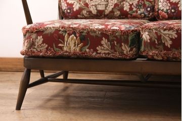 中古　美品　ERCOL(アーコール)　優雅でクラシカルな雰囲気を高める3人掛けソファ(アームソファ、3Pソファ、三人掛け)(R-051333)