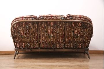 中古　美品　ERCOL(アーコール)　優雅でクラシカルな雰囲気を高める3人掛けソファ(アームソファ、3Pソファ、三人掛け)(R-051333)