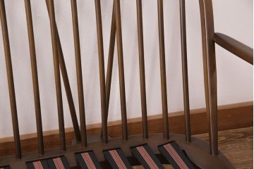 中古　美品　ERCOL(アーコール)　優雅でクラシカルな雰囲気を高める3人掛けソファ(アームソファ、3Pソファ、三人掛け)(R-051333)