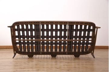 中古　美品　ERCOL(アーコール)　優雅でクラシカルな雰囲気を高める3人掛けソファ(アームソファ、3Pソファ、三人掛け)(R-051333)