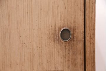 アンティーク家具　昭和初期　素朴な木の風合いで優しい雰囲気を醸しだす桐箪笥ローボード(リビングボード、収納棚、テレビ台、テレビボード、桐たんす)(R-051339)