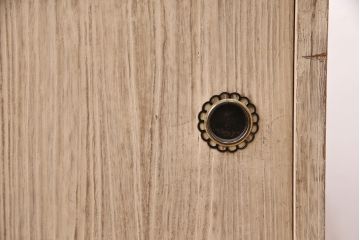 アンティーク家具　昭和初期　明るい色味で上品な雰囲気を醸しだす桐箪笥ローボード(リビングボード、収納棚、テレビ台、テレビボード、桐たんす)(R-051340)