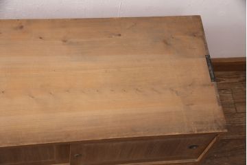 アンティーク家具　昭和初期　凝ったデザインの棹通しが魅力!華やかな印象を醸し出す桐箪笥ローボード(リビングボード、収納棚、テレビ台、テレビボード、桐たんす)(R-051341)