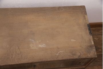 アンティーク家具　昭和初期　経年を感じさせる味わいのある木肌が魅力の桐箪笥ローボード(リビングボード、収納棚、テレビ台、テレビボード、桐たんす)(R-051342)