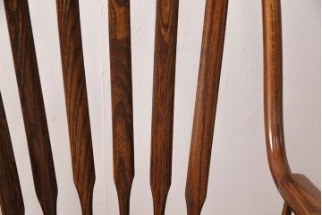 中古　美品　栗材　和・洋どちらの空間にも馴染む温かみのあるロッキングチェア(アームチェア、イス、揺り椅子)(R-051346)