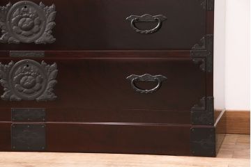 中古　美品　二本松伝統家具　田中家具　ケヤキ・桐材　気品ある佇まいが魅力的な衣装箪笥(和タンス、引き出し)(R-051350)