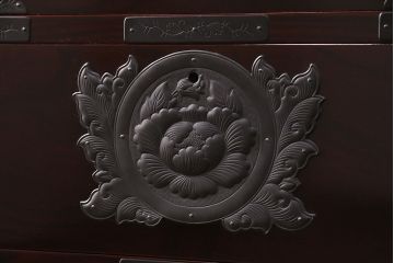 中古　美品　二本松伝統家具　田中家具　ケヤキ・桐材　気品ある佇まいが魅力的な衣装箪笥(和タンス、引き出し)(R-051350)