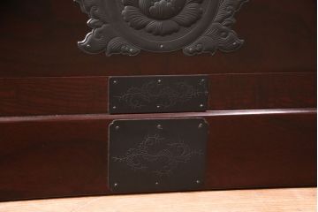 中古　美品　二本松伝統家具　田中家具　ケヤキ・桐材　気品ある佇まいが魅力的な衣装箪笥(和タンス、引き出し)(R-051350)