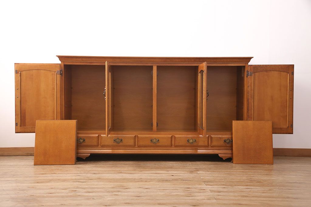 中古　美品　横浜ダニエル風　アーリーアメリカン　洗練された上品さが魅力的なサイドボード(収納棚、戸棚、キャビネット)(R-051352)