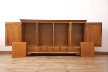 中古　美品　横浜ダニエル風　アーリーアメリカン　洗練された上品さが魅力的なサイドボード(収納棚、戸棚、キャビネット)(R-051352)