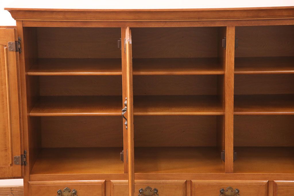 中古　美品　横浜ダニエル風　アーリーアメリカン　洗練された上品さが魅力的なサイドボード(収納棚、戸棚、キャビネット)(R-051352)