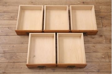 中古　美品　横浜ダニエル風　アーリーアメリカン　洗練された上品さが魅力的なサイドボード(収納棚、戸棚、キャビネット)(R-051352)