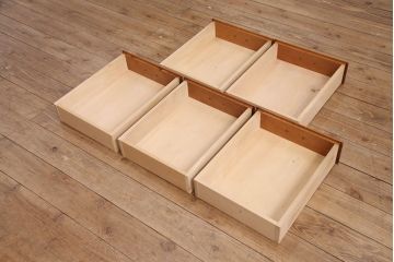 中古　美品　横浜ダニエル風　アーリーアメリカン　洗練された上品さが魅力的なサイドボード(収納棚、戸棚、キャビネット)(R-051352)