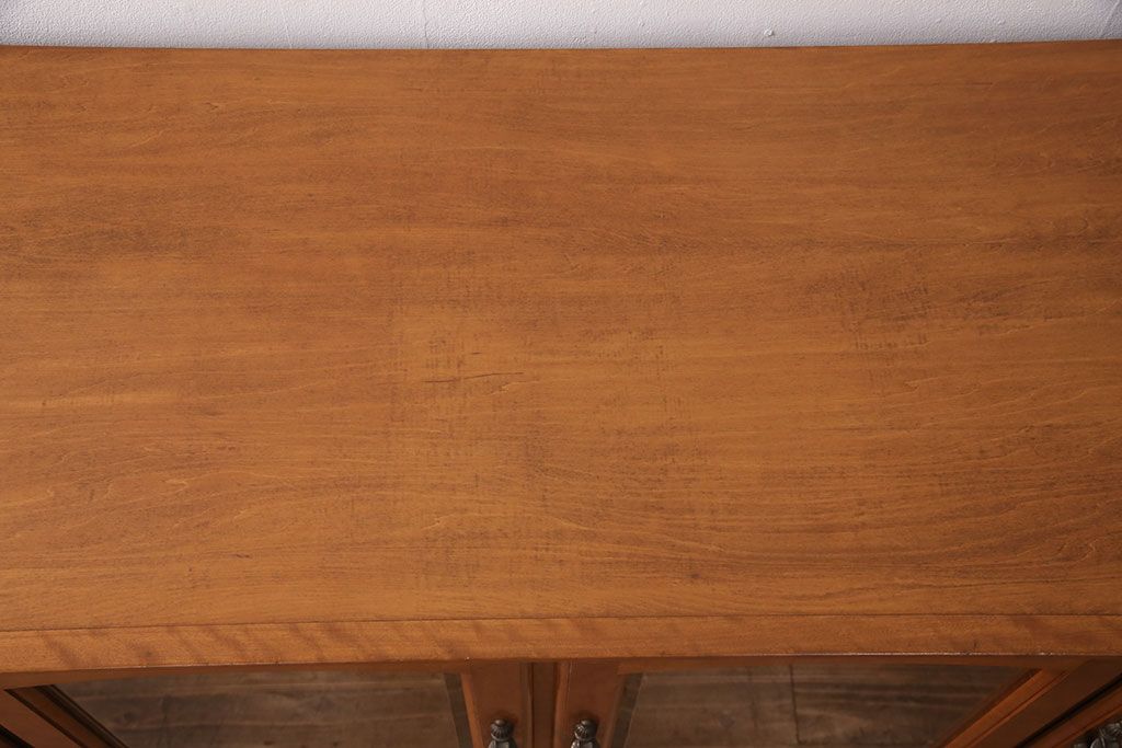 中古　美品　横浜ダニエル風　アーリーアメリカン　洗練された上品さが魅力的なサイドボード(収納棚、戸棚、キャビネット)(R-051352)