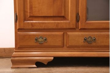 中古　美品　横浜ダニエル風　アーリーアメリカン　洗練された上品さが魅力的なサイドボード(収納棚、戸棚、キャビネット)(R-051352)