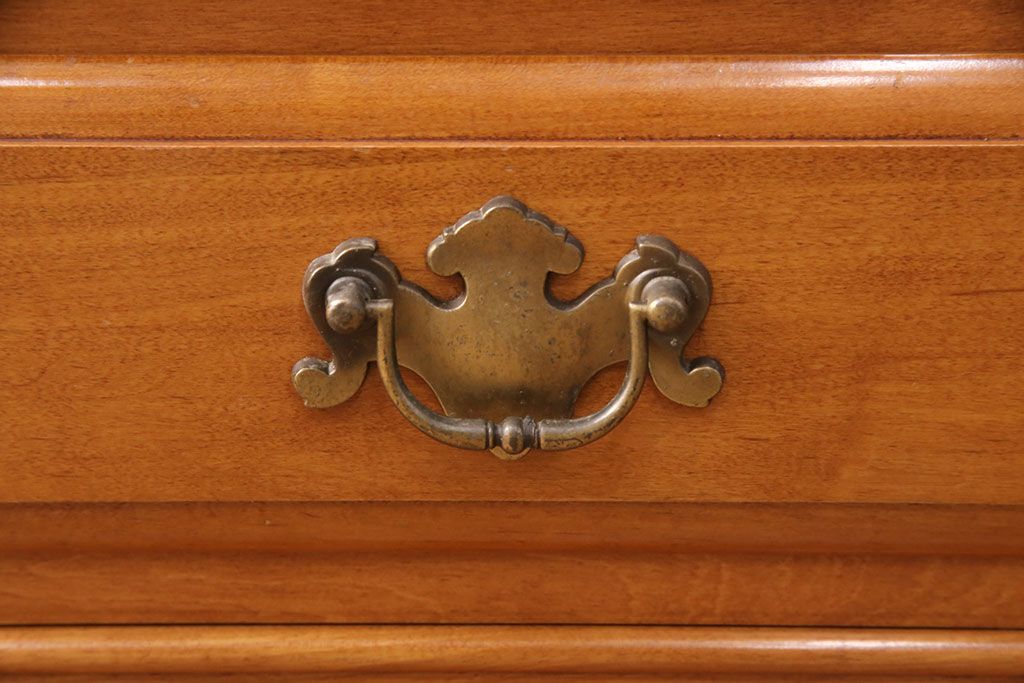 中古　美品　横浜ダニエル風　アーリーアメリカン　洗練された上品さが魅力的なサイドボード(収納棚、戸棚、キャビネット)(R-051352)