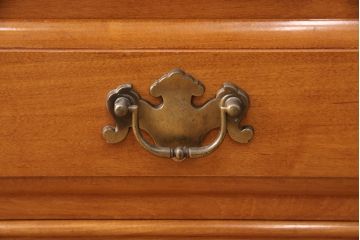 中古　美品　横浜ダニエル風　アーリーアメリカン　洗練された上品さが魅力的なサイドボード(収納棚、戸棚、キャビネット)(R-051352)