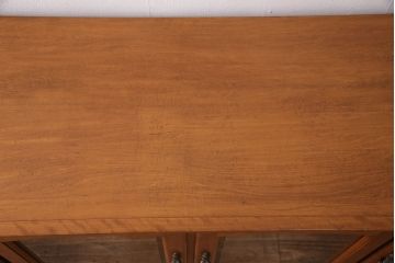 中古　美品　横浜ダニエル風　アーリーアメリカン　洗練された上品さが魅力的なサイドボード(収納棚、戸棚、キャビネット)(R-051352)