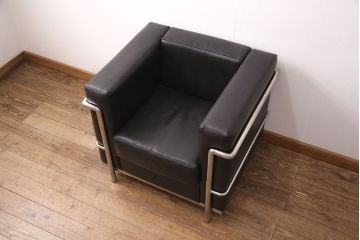 中古　合皮　リプロダクト品　ル・コルビュジエデザインのLC2ソファ(1人掛け、アームチェア)(R-051354)