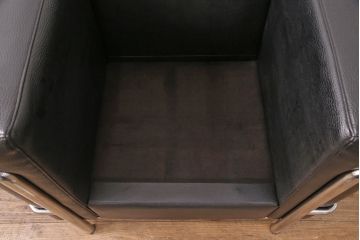 中古　合皮　リプロダクト品　ル・コルビュジエデザインのLC2ソファ(1人掛け、アームチェア)(R-051354)
