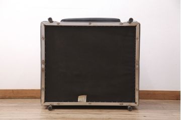 中古　合皮　リプロダクト品　ル・コルビュジエデザインのLC2ソファ(1人掛け、アームチェア)(R-051354)