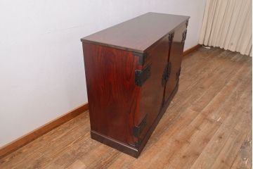 中古　美品　岩谷堂箪笥　菊幸作　当店リメイク(ヒノキ天板・台輪付き)　前面の木目が存在感を放つ衣装盆付きサイドチェスト(引き出し、着物箪笥、収納棚、サイドボード)(R-051356)