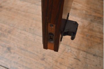 中古　美品　岩谷堂箪笥　菊幸作　当店リメイク(ヒノキ天板・台輪付き)　前面の木目が存在感を放つ衣装盆付きサイドチェスト(引き出し、着物箪笥、収納棚、サイドボード)(R-051356)