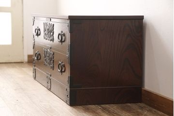 中古　美品　岩谷堂箪笥　菊幸作　ヒノキ天板付き　和の趣あふれるローボード(テレビボード、テレビ台、リビングボード、ローチェスト、引き出し)(R-051357)