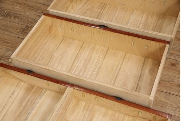 和製ヴィンテージ　手造り工芸家具　木地呂塗り　凝った意匠金具が目を惹く、漆塗りが美しい仙台箪笥(衣装箪笥、引き出し、和タンス、ビンテージ)(R-051359)