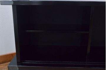和製ヴィンテージ　民芸家具　漆塗り風　梅図が美しい飾り棚(茶棚、ビンテージ)(R-051361)