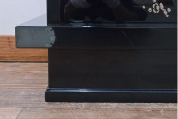 和製ヴィンテージ　民芸家具　漆塗り風　梅図が美しい飾り棚(茶棚、ビンテージ)(R-051361)