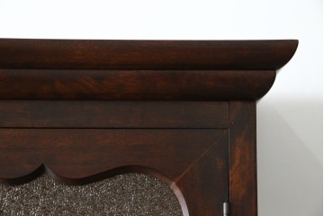 和製ヴィンテージ　国産職人手作り　手造り民芸家具　ガラス扉のデザインがおしゃれなキャビネット　(R-051362)